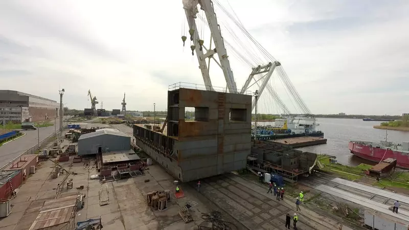 Фото #1 для статьи «Судостроение и судоходство : ОСК начала ключевой этап строительства 25 тысячетонного плавдока»