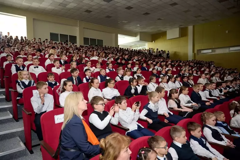 Картинка 5 для новости «В Иркутске открылась новая школа 58 имени 80 летия Великой Победы»