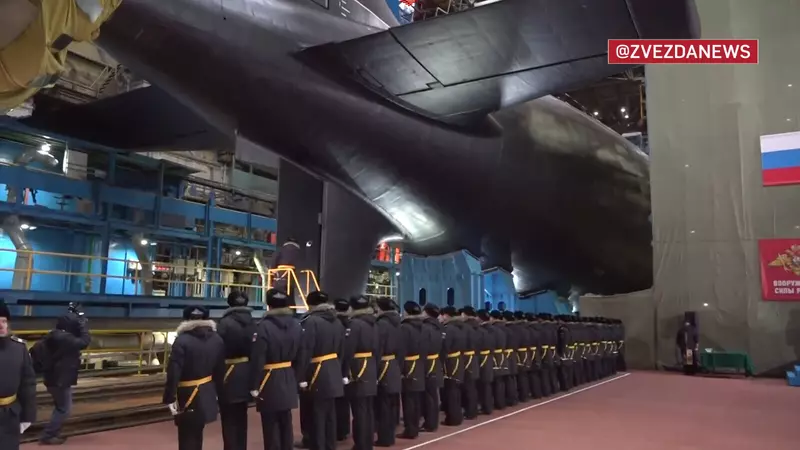Спущен на воду атомный подводный крейсер Пермь