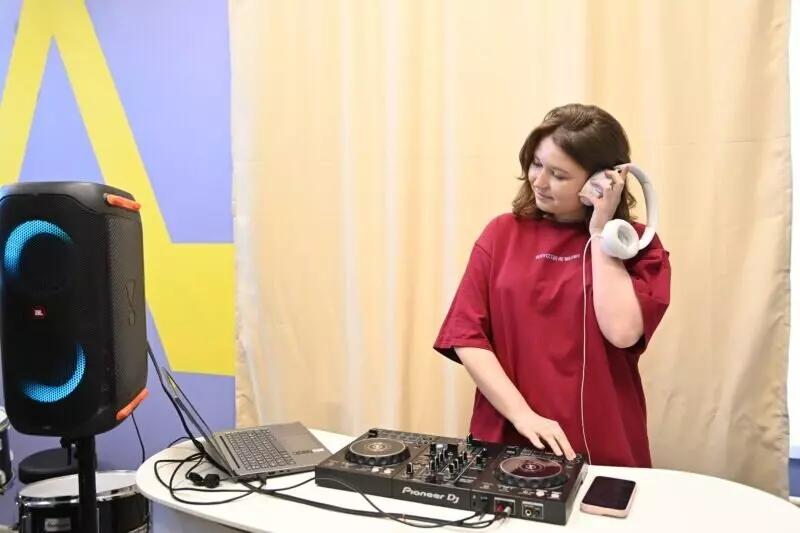 Картинка #2 для поста «: »