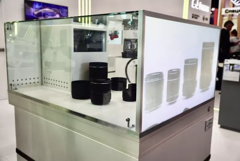 Швабе впервые продемонстрировал объемную мультимедийную витрину