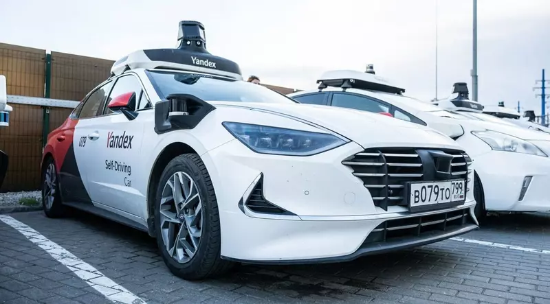 Картинка #1 для публикации «Перспективные разработки: Яндекс внедрил нейросеть трансформер в автономный транспорт»