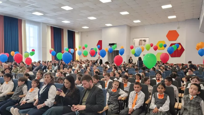 Картинка #1 для поста «: »