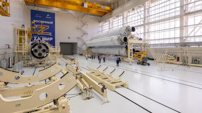 На космодроме Восточный собрали ракету Ангара НЖ