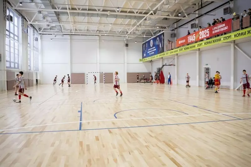 Фото #2 для публикации «Киров: В Нововятском районе Кирова начал работу новый физкультурно оздоровительный комплекс»