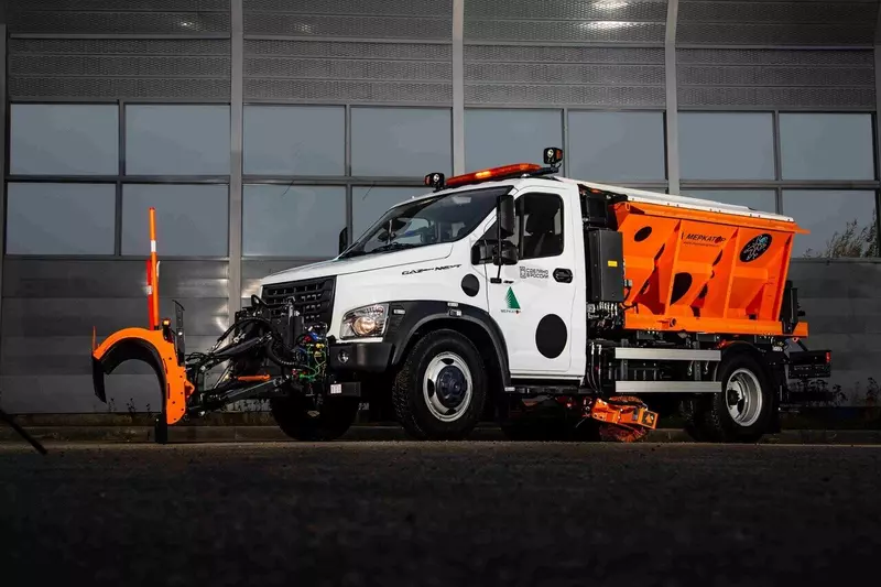 Иллюстрация №1 для «Транспорт: КДМ 100 Г на базе Газон новинка созданная совместно с ГК СТТ»