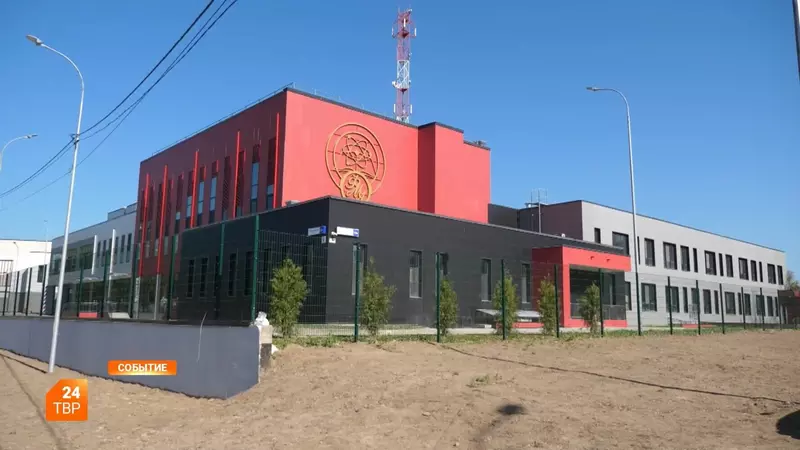 Иллюстрация #1 для поста «Детские сады и школы: Новое здание Сергиево Посадского физико математического лицея в Семхозе встречает лицеистов»