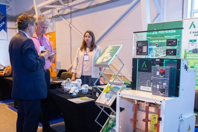 Изображение 2 для поста «АНТРАКС: Специалисты Россети Ленэнерго ознакомились с новыми разработками АНТРАКС»