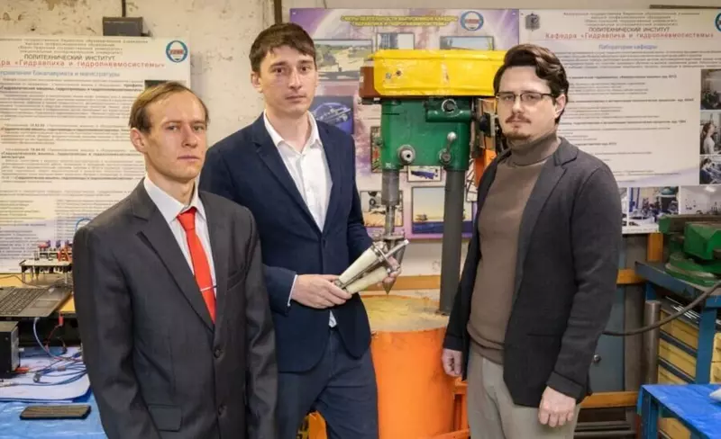 Картинка 1 для поста «Перспективные разработки: В Челябинске придумали дороги которые прослужат 25 лет без ремонта»