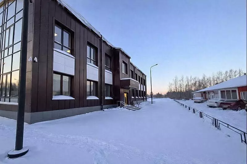 Фото 1 для «Медучреждения: В Белом Яре открылась новая двухэтажная поликлиника»