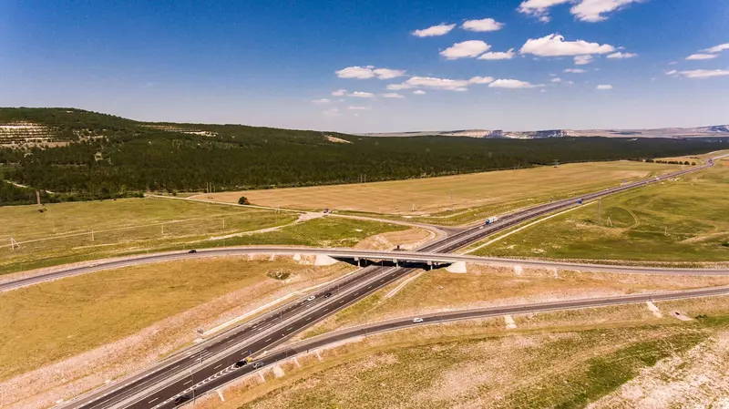 Изображение 9 для новости «Тавриде три года с открытия движения по трассе проехало более 13 млн автомобилей»