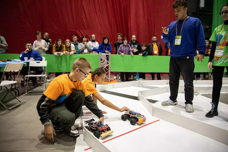 Иллюстрация 2 для «фестиваль: В Санкт Петербурге завершился Международный фестиваль робототехники РобоФинист 2024»