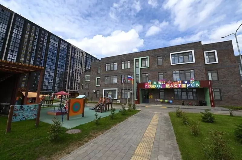 Картинка 6 для «Обзор В сентябре 2025 года в России были открыты 21 новая школа и детский сад»