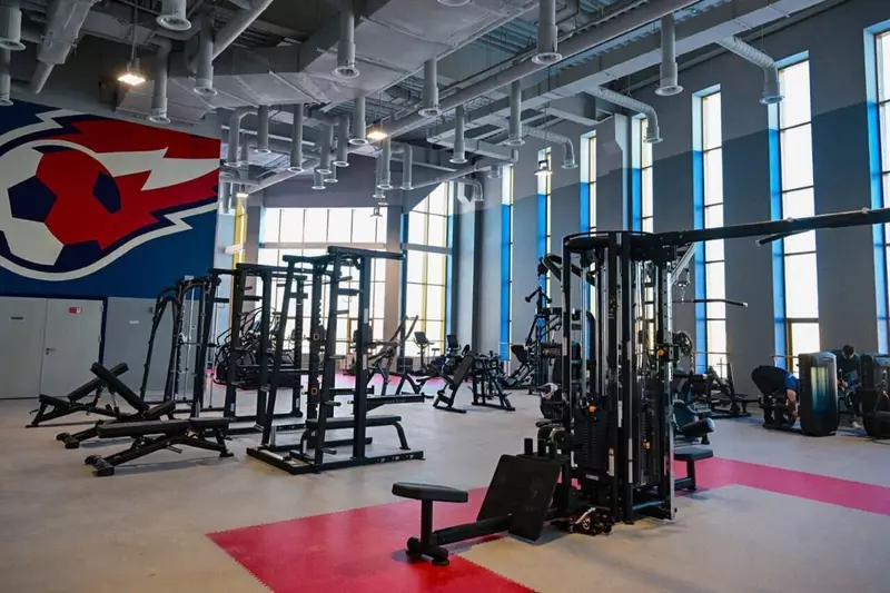 10 для новости «В Новом Уренгое открыта Факел Арена»