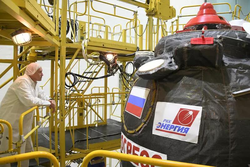 Фото #7 для новости «Байконур: Проведены авторский осмотр и накатка головного обтекателя ТГК Прогресс МС 24»