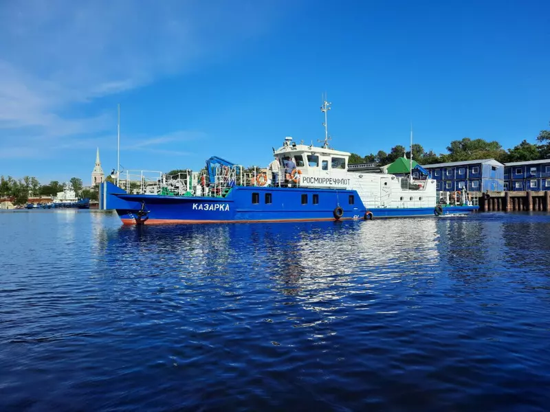 На Неве проводятся ходовые испытания головного обстановочного судна проекта 3050