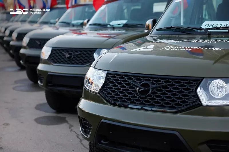 В Ростовской области военным передали новую партию автомобилей