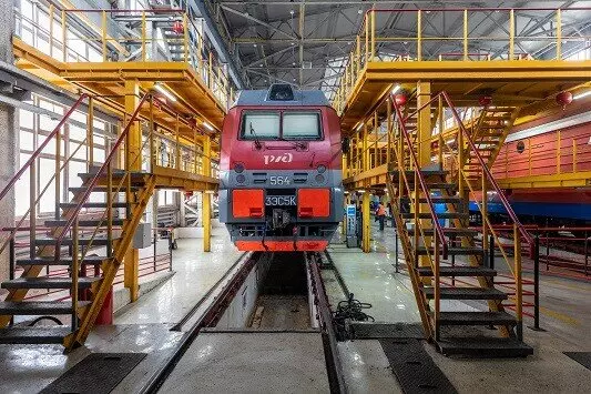 Парк локомотивов в России обновился на 497 единиц