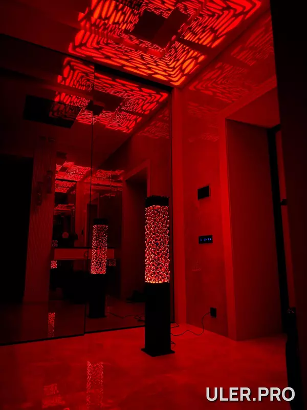 Светильник напольный из металла ULER STEERAY с красным свечением