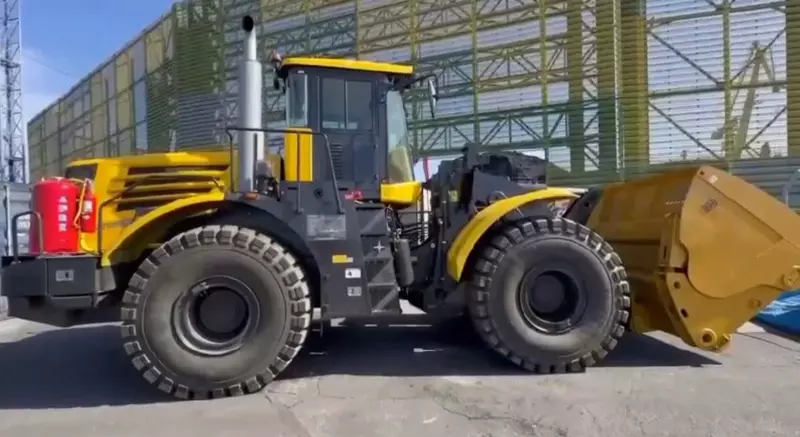 Два новых фронтальных погрузчика поставлены в Малый порт НТК Находка