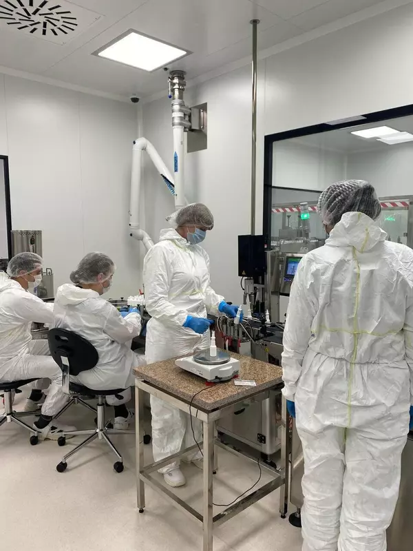 Изображение #2 для публикации «Санкт-Петербург: Фармацевтическая компания ВЕРТЕКС запустила новый цех гормональных лекарств»