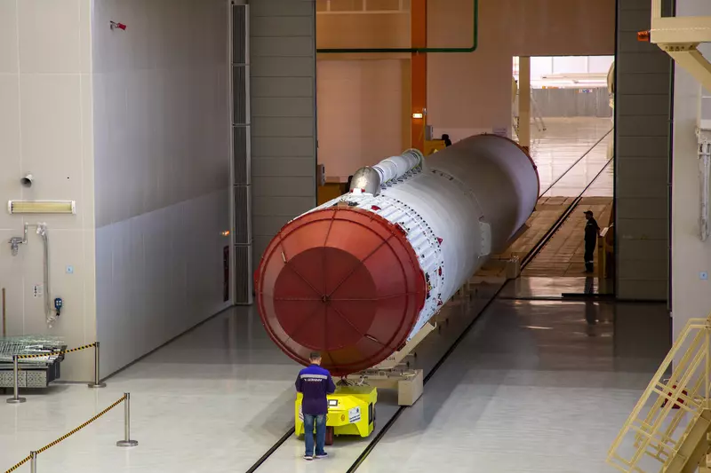 Картинка 7 для статьи «Восточный: На космодроме Восточный в ходе комплексных испытаний собирают ракету Ангара НЖ»