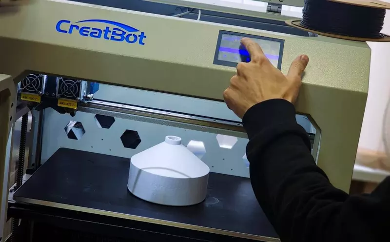 Напечатано на принтере В России начали делать запчасти для путевых машин из пластика