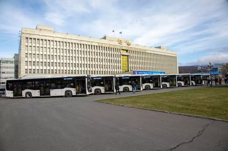 Картинка #4 для поста «пассажирские перевозки: Автобусы НЕФАЗ для Южно Сахалинска»