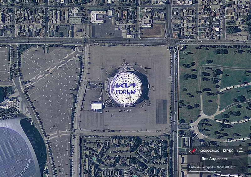Изображение №4 для публикации «Ресурс-П: Роскосмос показал сделанные Ресурсом П снимки США Китая и ОАЭ»