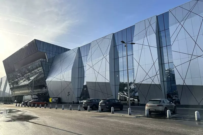 1 для статьи «Спортивные объекты: В Лужниках открылся Дворец тенниса»