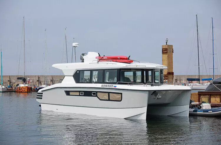 Приморская компания Кораблестроение и композиты спустила на воду первое композитное судно