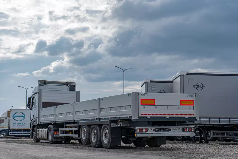 Трехосная модель полуприцепа