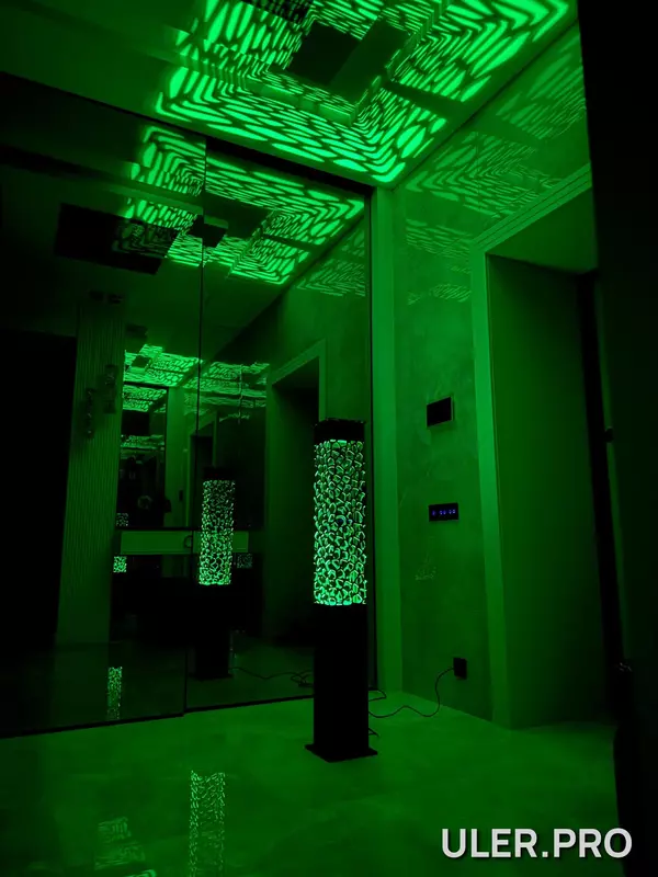 Светильник напольный из металла ULER STEERAY с зеленым свечением