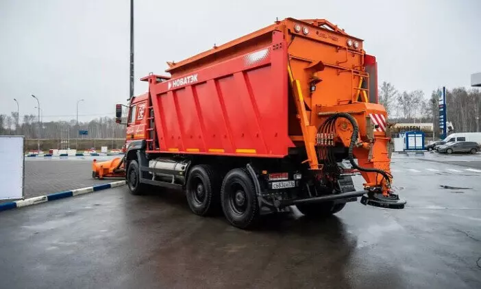 Фото №2 для новости «транспорт: Автозавод УРАЛ переводит дорожную технику на газ»