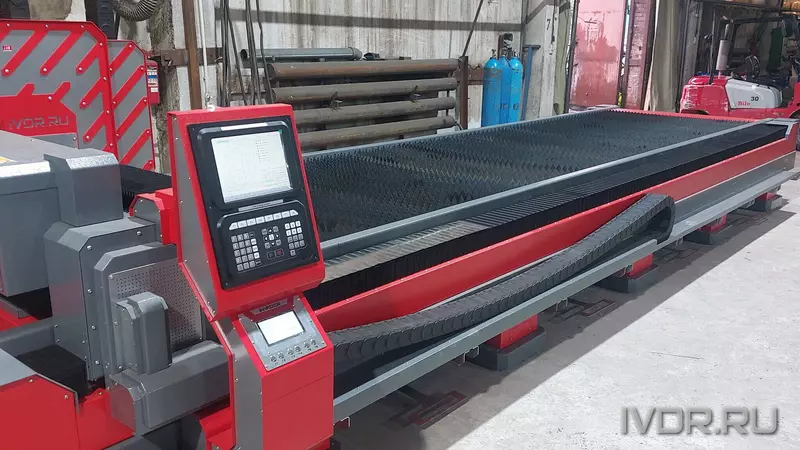 Станок для лазерной резки металла INVADER PRO-1560