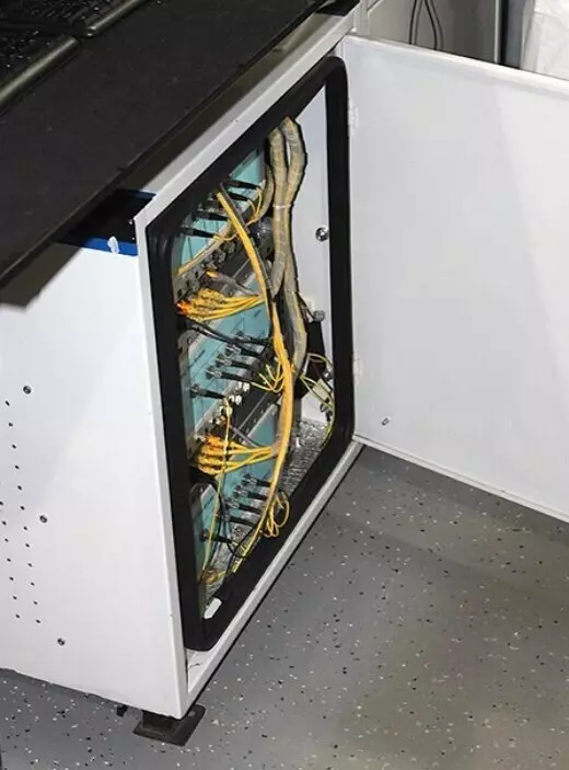 Картинка #2 для «электротехника и приборы: Ростелеком показал как делается российский 6»