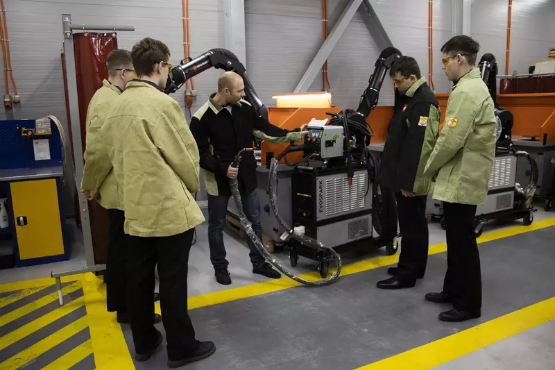 Картинка №6 для «ВГУВТ: ВГУВТ открыл суперсовременный Сварочный полигон»