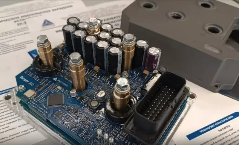 1 для «Электроника: Погрузчики Силант получили отечественную систему управления тяговым электроприводом»