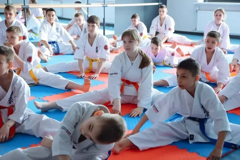 1 для поста «: »