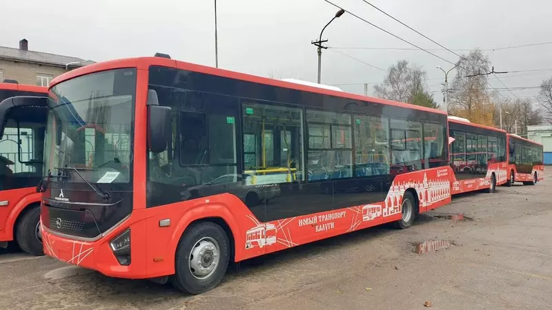 Фото 1 для статьи «Транспорт: ГТЛК поставила ещё 9 автобусов в Калугу»