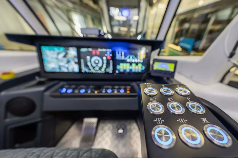 #2 для поста «спецтехника и логистика: ПК Транспортные системы завершила сборку первого трехсекционного трамвая Невский для Волгограда»