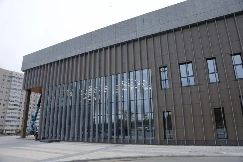 Новый легкоатлетический манеж на Сахалине открыли всероссийскими соревнованиями