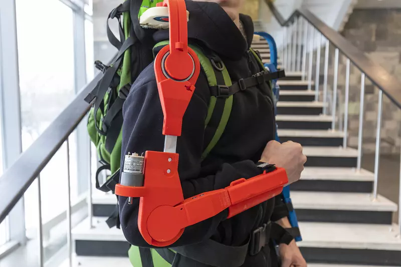 Резидент ОЭЗ Технополис Москва разработал экзоскелет с нейросетевым управлением