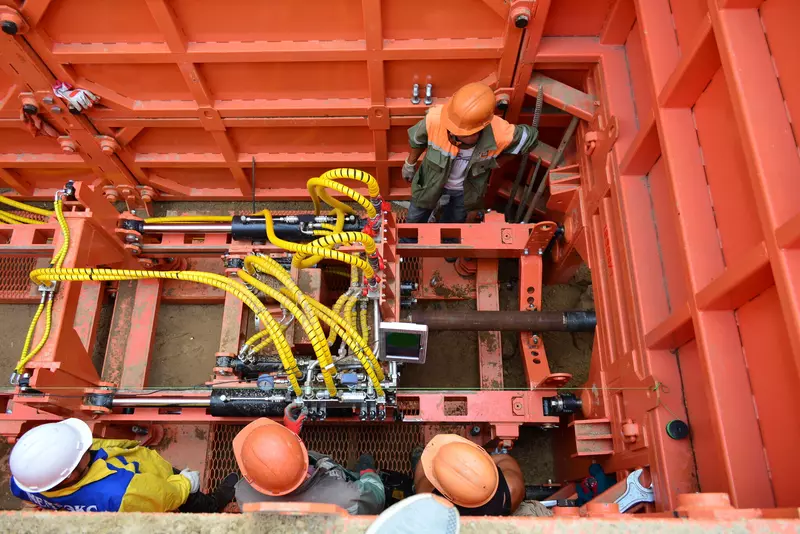 МНБШ 600 установка высокоточного горизонтального шнекового бурения