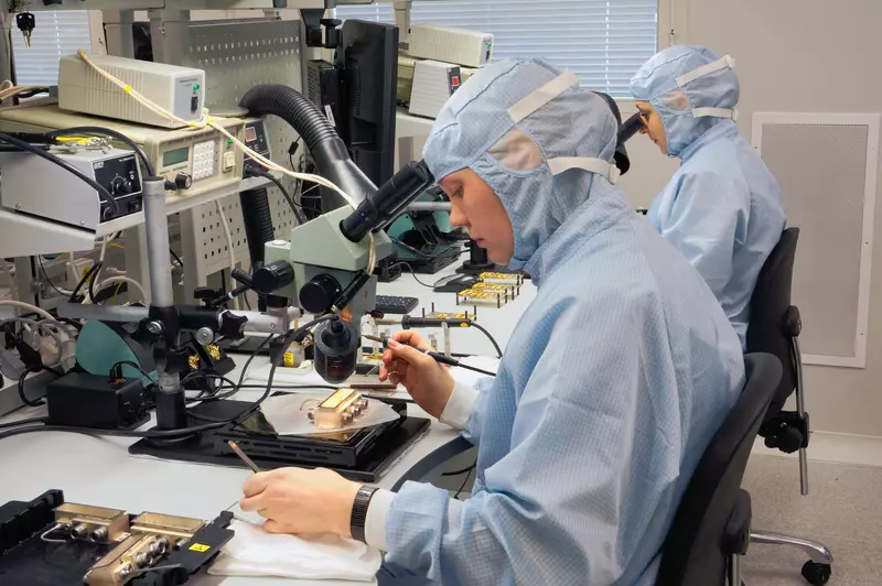 Иллюстрация №2 для новости «космонавтика: Ярославский радиозавод серийное предприятие отечественного космического приборостроения»