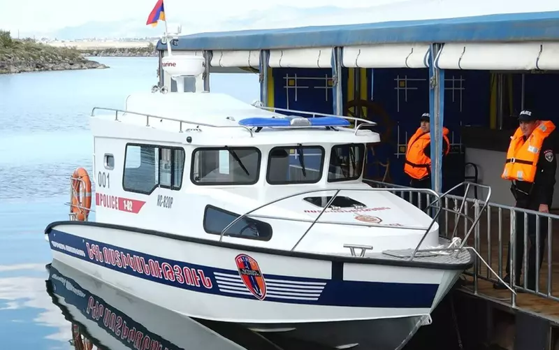 МВД России передало МВД Армении несколько катеров для патрулирования озера Севан