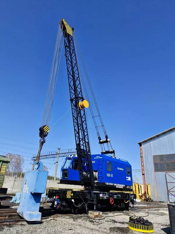 Челябкрансервис построил полностью электрический железнодорожный кран