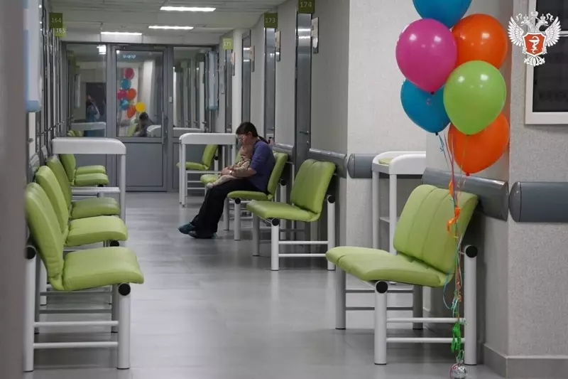 15 для публикации «Обзор В октябре 2025 года в России были открыты и реконструированы 23 медучреждения»