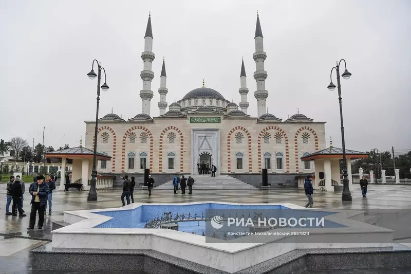 6 для публикации «Состоялось первое богослужение в Соборной мечети Крыма»