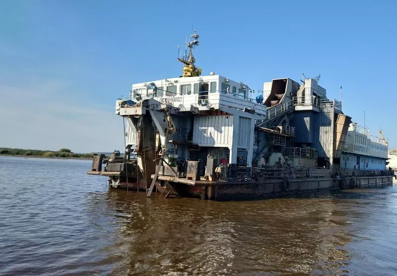 Фото #2 для новости «судоходство: На Волго Балте приступили к плановым работам по поддержанию гарантированных габаритов пути»